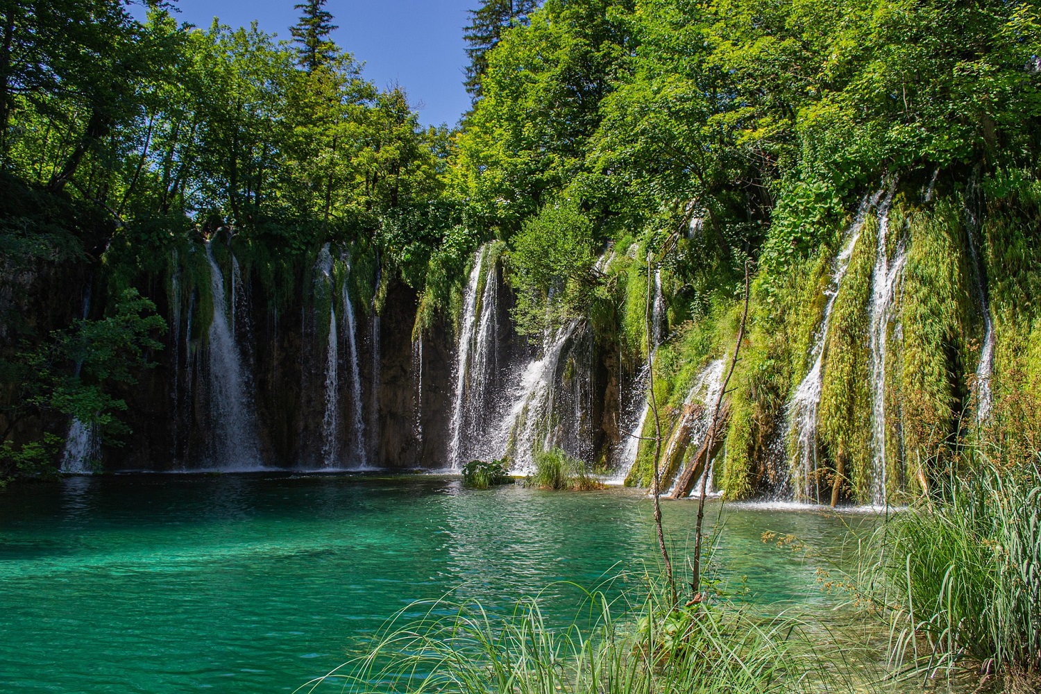 Les-lacs-de-Plitvice-en-Croatie-VOYAGE